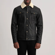 
Dallis Tumbled Black Shearling Trucker Jacket in Distressed Black Sheepskin Snuffed - Widok z przodu i dopasowana sylwetka | Kup online w oficjalnym sklepie