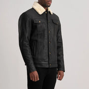 
Distressed Black Sheepskin Snuffed Aviator Jacket - Widok z tyłu z dopasowanymi ramionami i czystym dołem