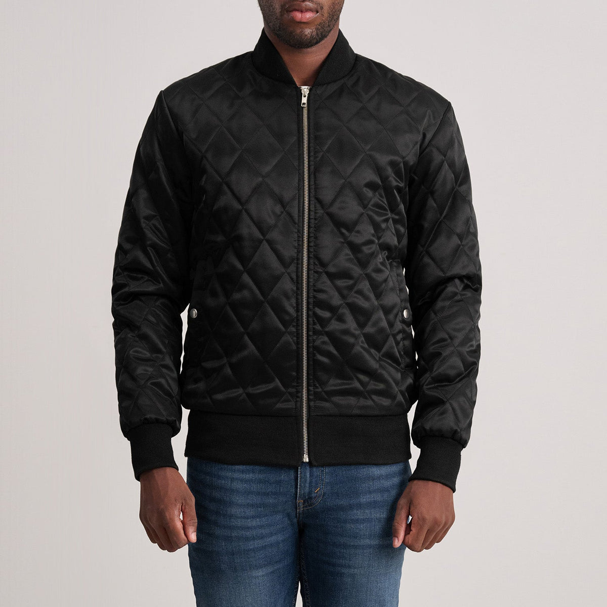 Danson Quilted Czarna Varsity Kurtka Skórzana Męska in Black Satin - Front Profile View &amp; Tailored Silhouette | Buy Online
