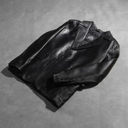 Styled Fit Perspective of Men's Daron Czarna Skórzana Marynarka Męska on Model - Natural Daylight Drape