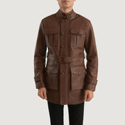
Dolf Brązowy Kurtka Skórzana Męska in Brown Cowhide Leather - Widok z przodu i dopasowana sylwetka | Kup online w oficjalnym sklepie
