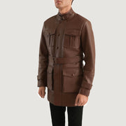 
Brown Cowhide leather Jacket - Widok z tyłu z dopasowanymi ramionami i czystym dołem
