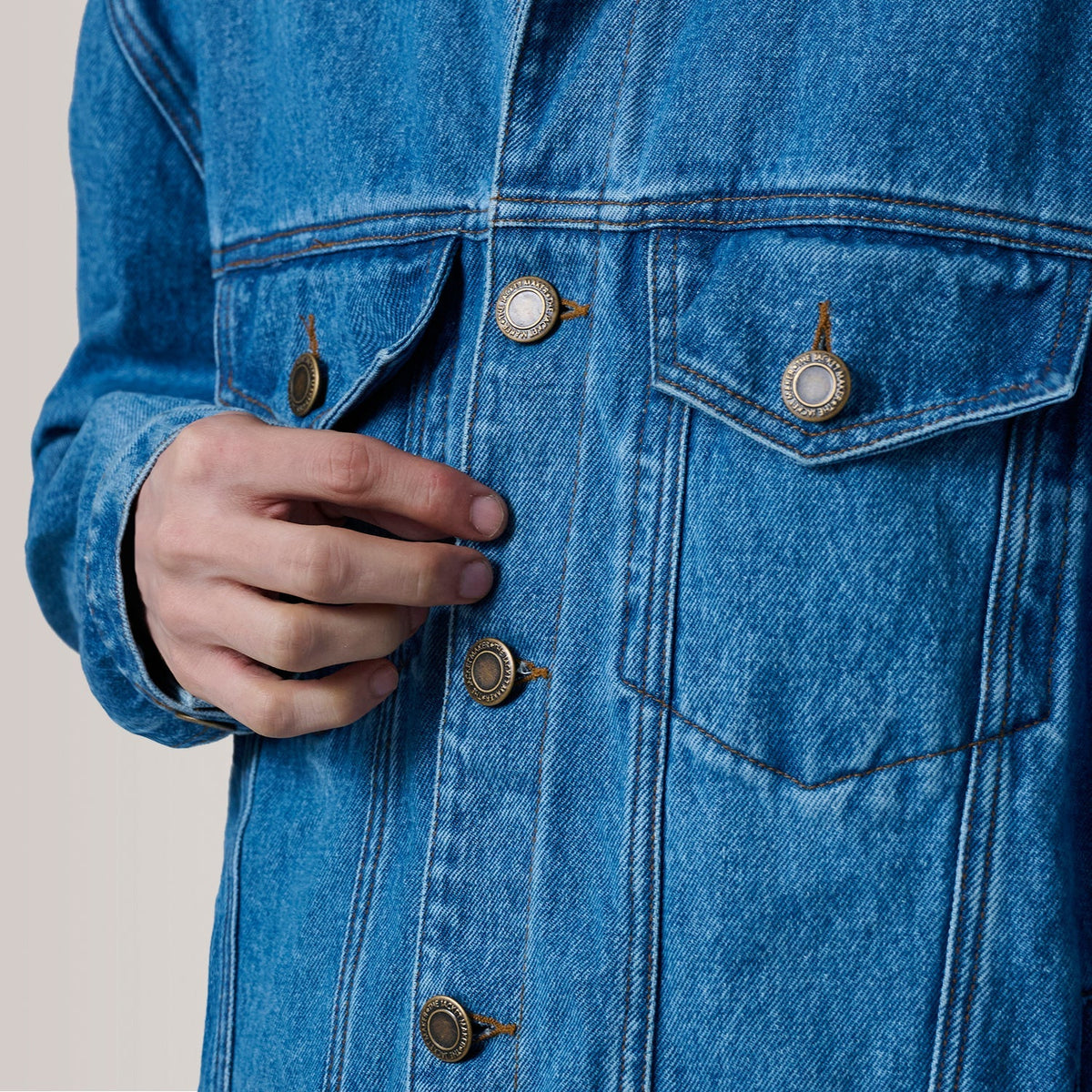 
Widok podszewki Showing Quilted Viscose Lining & Dwie funkcjonalne kieszenie wewnętrzne