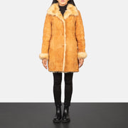 
Erica Beige Leather Coat - Widok z boku z ergonomicznym krojem rękawa