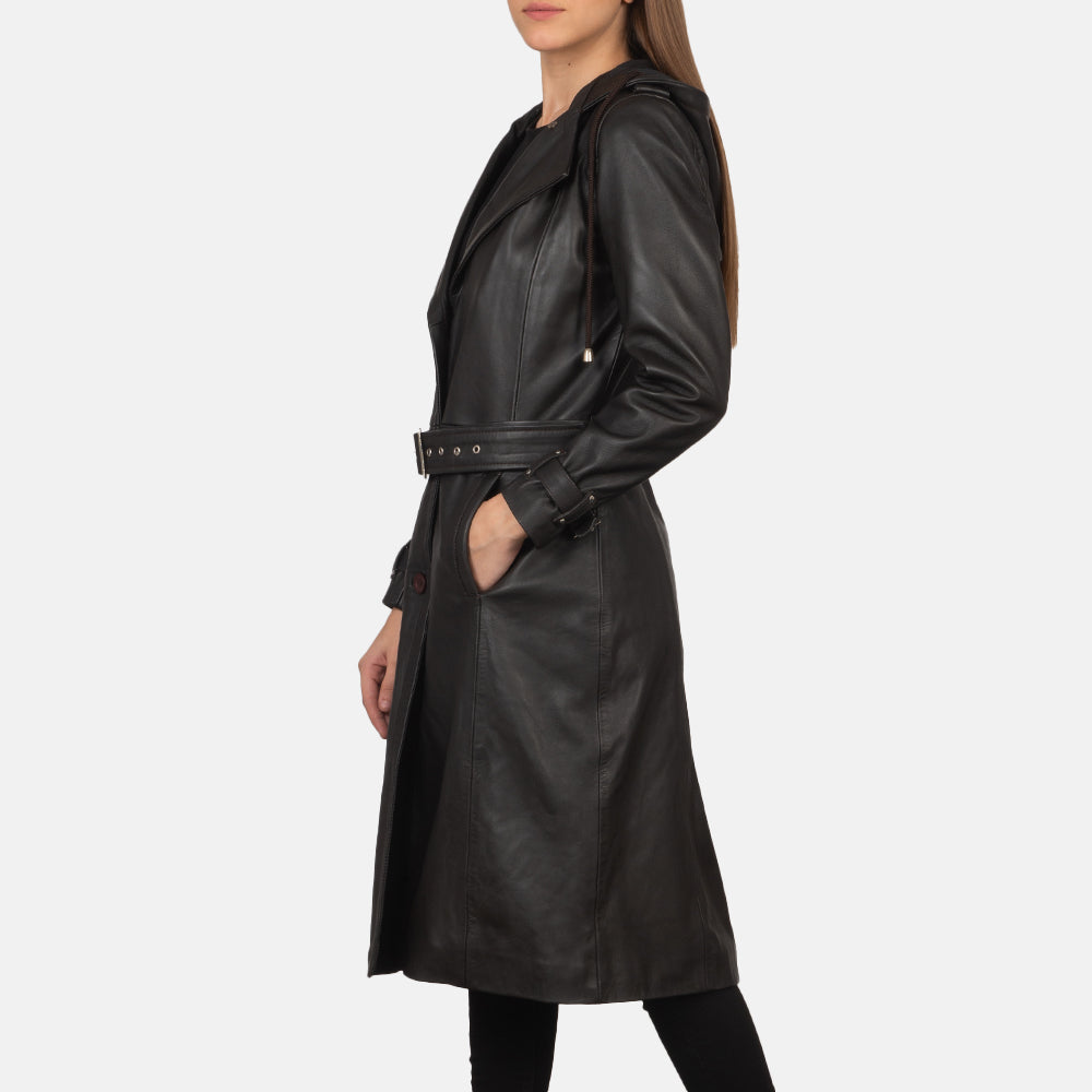 
Brown Sheepskin Leather Trench Coat - Widok z tyłu z dopasowanymi ramionami i czystym dołem