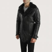
Black Sheepskin Leather Aviator Jacket - Widok z tyłu z dopasowanymi ramionami i czystym dołem