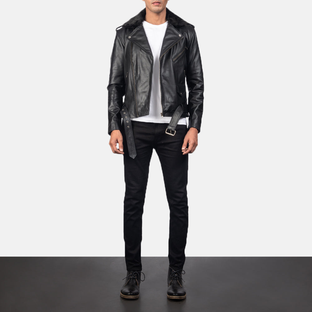 
Furton Black Leather Biker Jacket - Widok z boku z ergonomicznym krojem rękawa