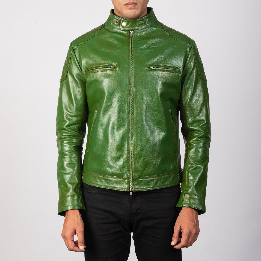 
Gatsby Quilted Green Leather Biker Jacket - Widok z boku z ergonomicznym krojem rękawa