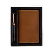 
Giftset Leather Writing Case and Pen (Passport holder) in Classic Full-Grain Leather - Widok z przodu i dopasowana sylwetka | Kup online w oficjalnym sklepie
