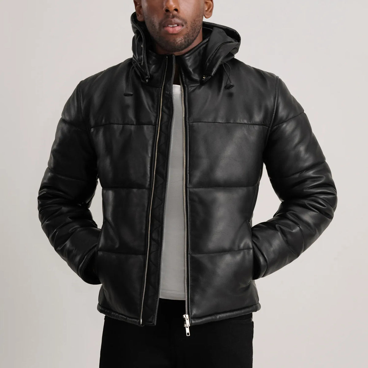 
Gordon Tan Hooded Leather Puffer Jacket in Tan Brown Sheepskin Leather - Widok z przodu i dopasowana sylwetka | Kup online w oficjalnym sklepie