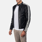 
Black & White Cowhide Leather Biker Jacket - Widok z tyłu z dopasowanymi ramionami i czystym dołem