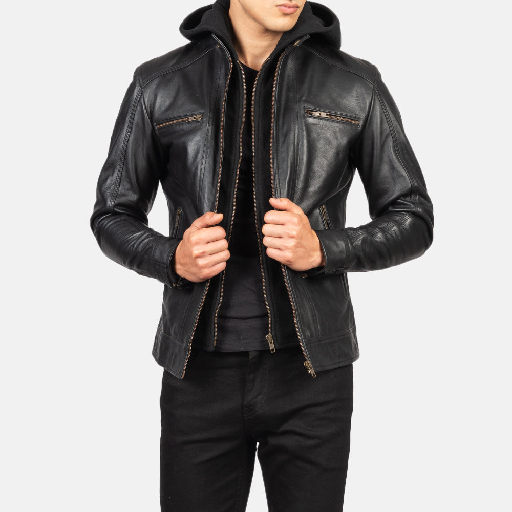 Close-Up Detail of Band with Snap Button &amp; Zipper Hardware on Men's Hector Czarna Hooded Skórzana Ramoneska Męska