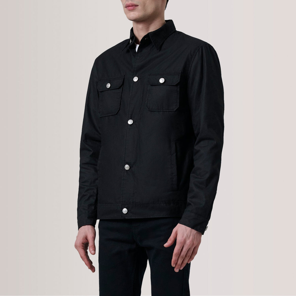Irwin Czarna Waxed Canvas Field Kurtka Skórzana Męska For Men - Lateral Side Profile View Showing Sleeve Cut &amp; Athletic Taper Fit