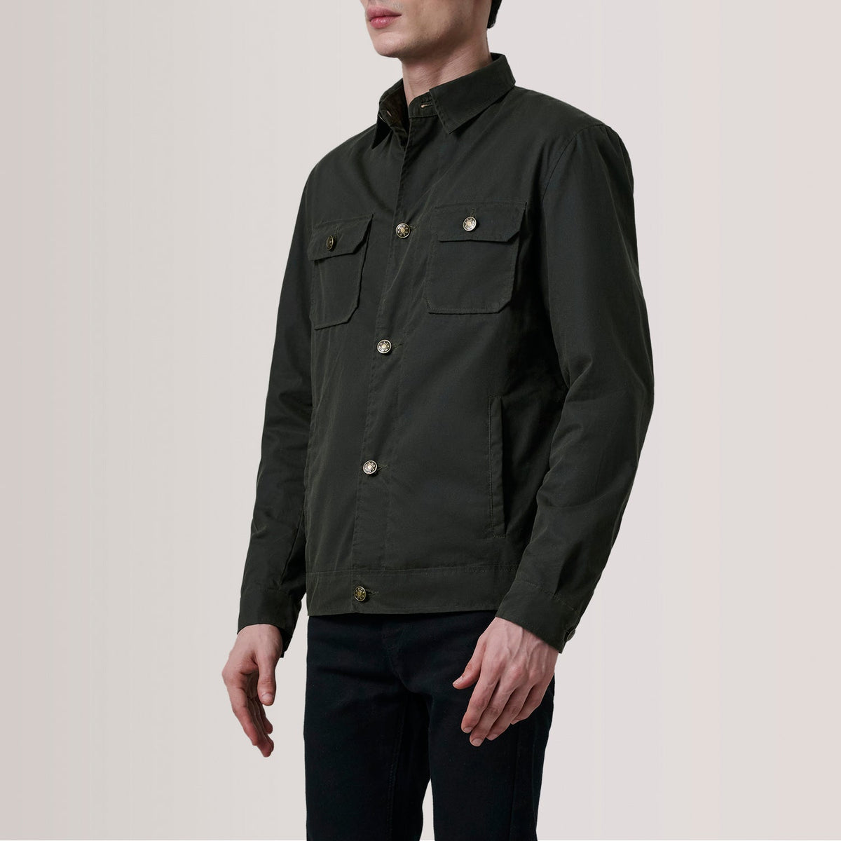 Irwin Olive Waxed Canvas Field Kurtka Skórzana Męska For Men - Lateral Side Profile View Showing Sleeve Cut &amp; Athletic Taper Fit