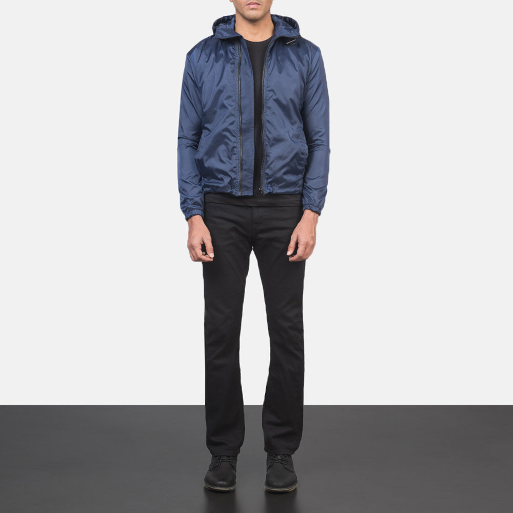 Jimmy Blue Hooded Windbreaker Jacket - Widok z boku z ergonomicznym krojem rękawa