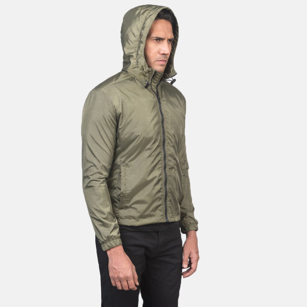 Green Nylon Hooded Jacket - Widok z tyłu z dopasowanymi ramionami i czystym dołem