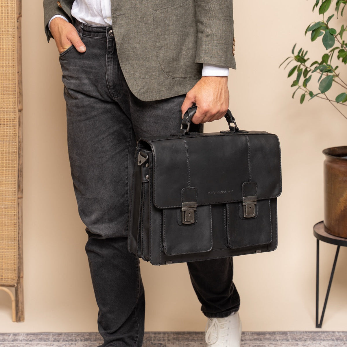 Solid Antique Brass Hardware &amp; Heavy-Duty Dual Zipper Detail on Springfield Full-Grain Leather Briefcase Damska