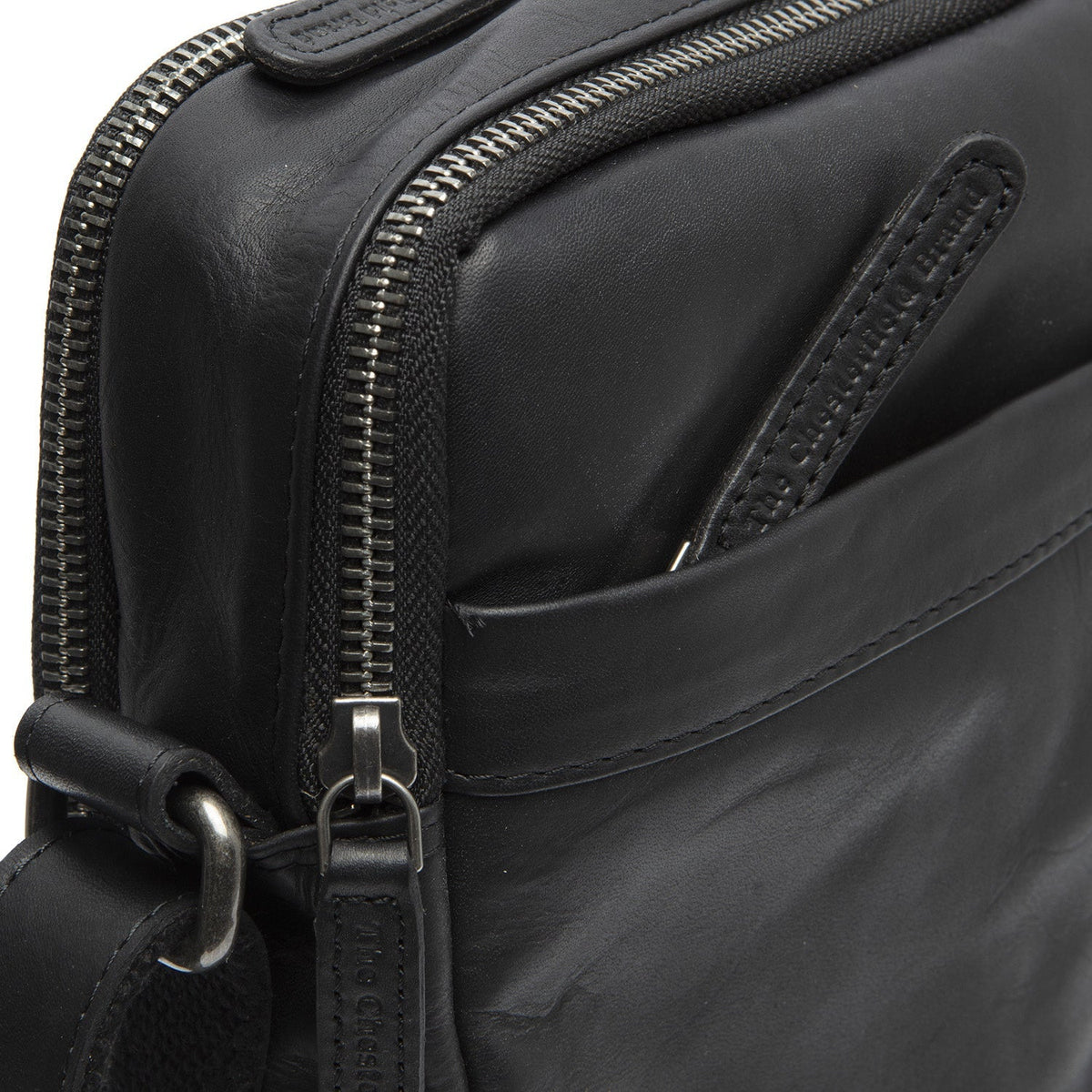 Solid Antique Brass Hardware &amp; Heavy-Duty Dual Zipper Detail on Alva Full-Grain Leather Crossbody Bag Męska
