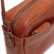 Arona Full-Grain Leather Crossbody Bag Damska – alternate product view 2