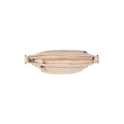 
Solid Antique Brass Hardware & Heavy-Duty Dual Zipper Detail on Aston Skórzana listonoszka
