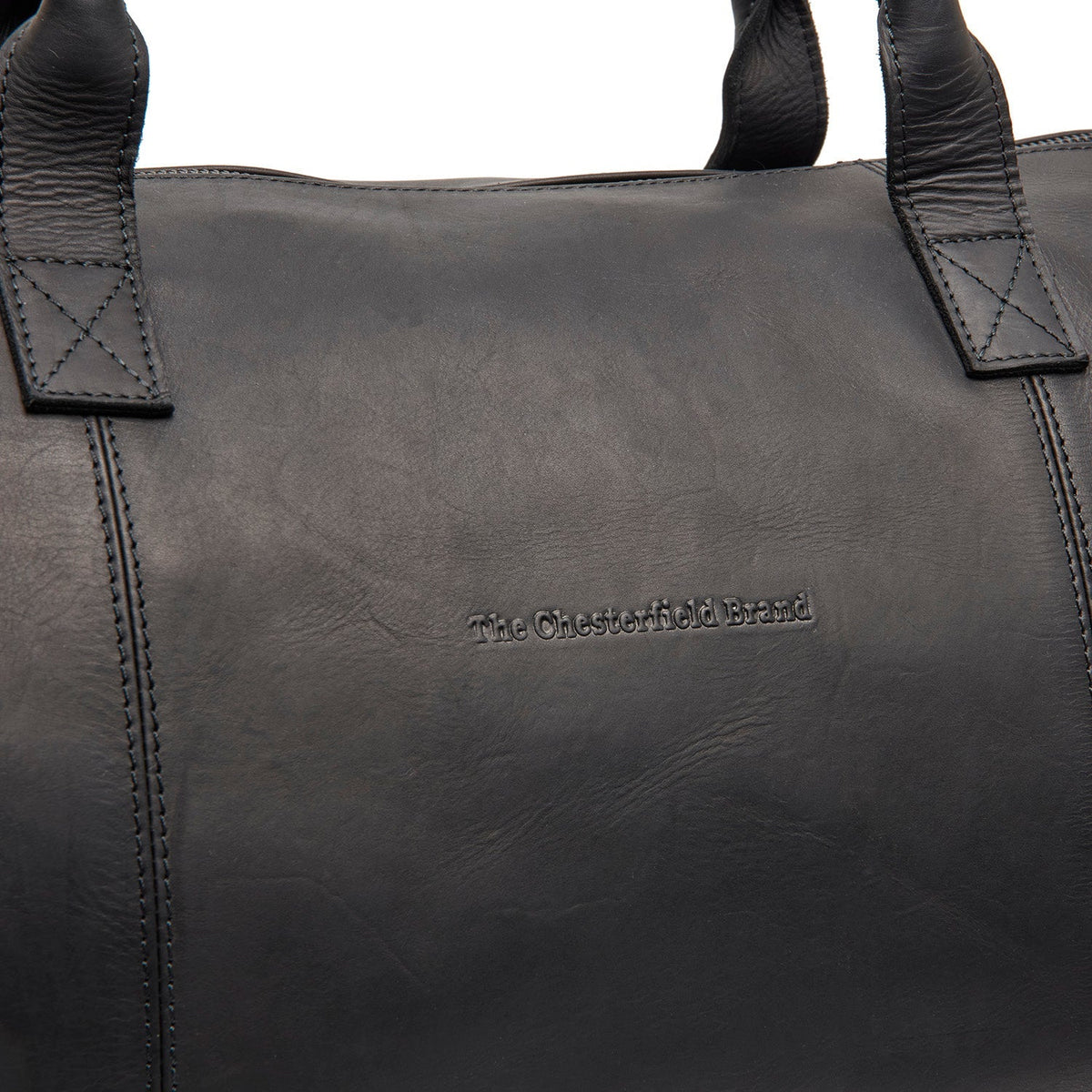 Close-Up Detail of Classic Collar &amp; Heavy-Duty Zipper Hardware on Leather Garment Bag Finlay Damska