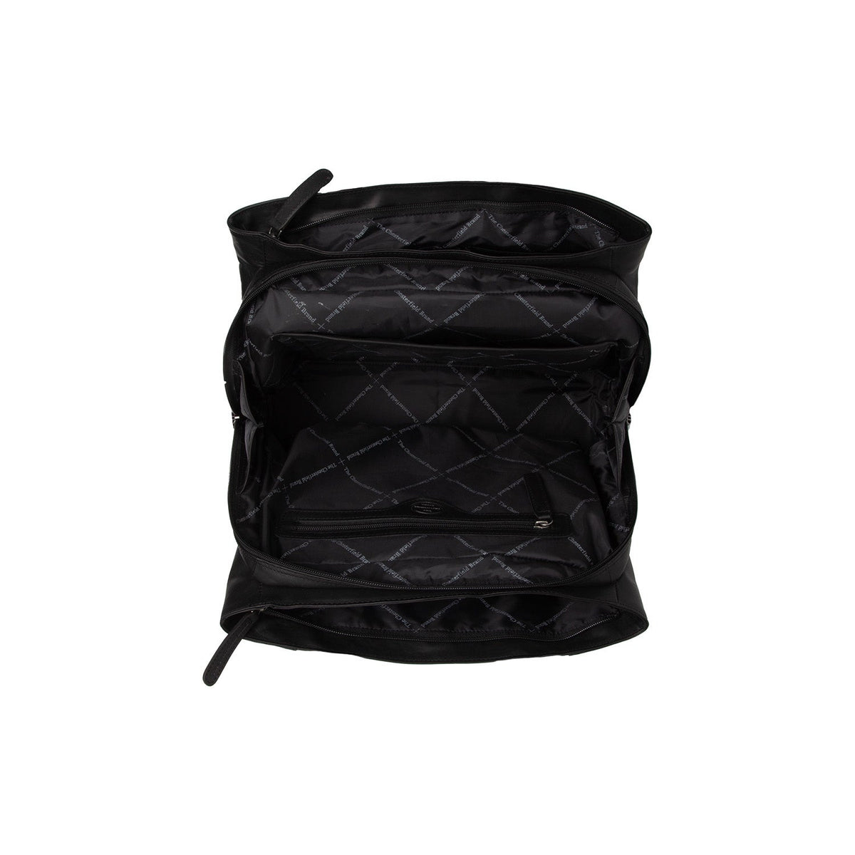 Close-Up Detail of Classic Collar &amp; Heavy-Duty Zipper Hardware on Passau Full-Grain Leather Handbag Damska