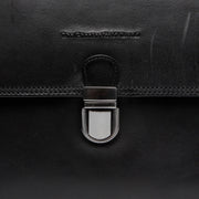 
Classic 100% Full-Grain leather Goods - Widok z tyłu z dopasowanymi ramionami i czystym dołem