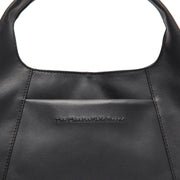 Close-Up Detail of Classic Collar &amp; Heavy-Duty Zipper Hardware on Salina Full-Grain Leather Handbag Damska