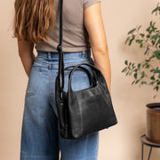Salina Full-Grain Leather Handbag Damska - Lateral Side Profile View Showing Sleeve Cut &amp; Athletic Taper Fit