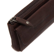 Styled Fit Perspective of Violette Full-Grain Leather Key Case Damska on Model - Natural Daylight Drape