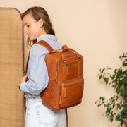 Calden Full-Grain Leather Laptop Backpack Damska – alternate product view 3