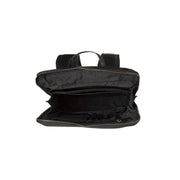 
Solid Antique Brass Hardware & Heavy-Duty Dual Zipper Detail on Filmore Skórzany plecak na laptopa