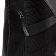 
Widok podszewki Showing Dedicated Padded Laptop Sleeve & Multi-Compartment Organization