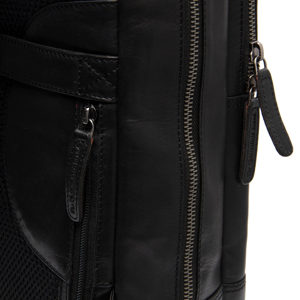Solid Antique Brass Hardware &amp; Heavy-Duty Dual Zipper Detail on Nicola Full-Grain Leather Laptop Backpack Damska