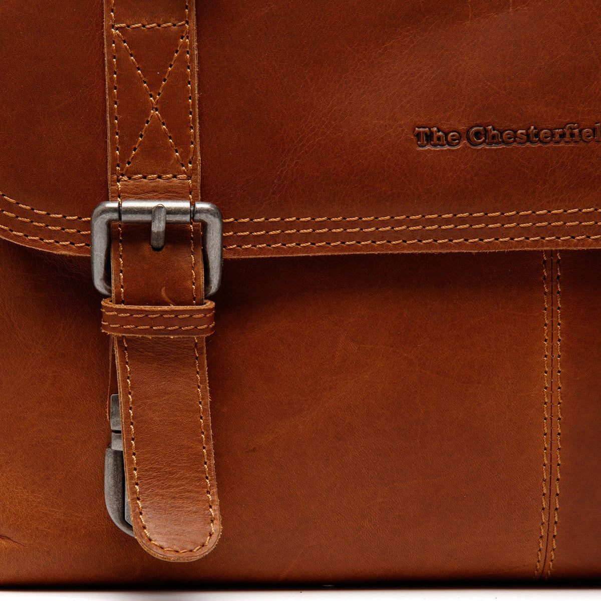 Solid Antique Brass Hardware &amp; Heavy-Duty Dual Zipper Detail on Veneto Full-Grain Leather Laptop Bag Damska