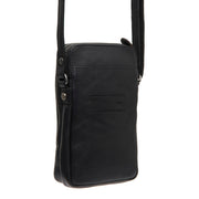 Tailored Rib Cuffs &amp; Hem Craftsmanship Construction Detail on Alesund Full-Grain Leather Phone Bag Damska