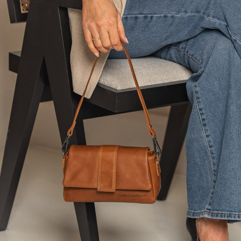 Clifden Full-Grain Leather Shoulder Bag Damska – alternate product view 2