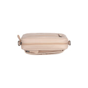 100% Full-Grain Wax Pull-Up 100% Full-Grain Leather Grain Texture &amp; Handcrafted Patina Detail