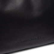 
Widok podszewki Showing Dedicated Padded Laptop Sleeve & Multi-Compartment Organization