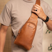Leather Sling Bag Bowey Damska – alternate product view 3