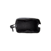 Close-Up Detail of Classic Collar &amp; Heavy-Duty Zipper Hardware on Biassa Full-Grain Leather Toiletry Bag Damska