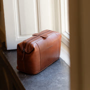 Biassa Full-Grain Leather Toiletry Bag Damska – alternate product view 2