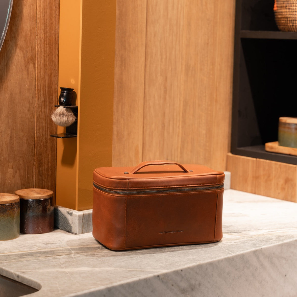 Limone Full-Grain Leather Toiletry Bag Damska – alternate product view 2