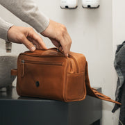 Rosario Full-Grain Leather Toiletry Bag Damska – alternate product view 3