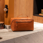 Trevia Full-Grain Leather Toiletry Bag Damska – alternate product view 2