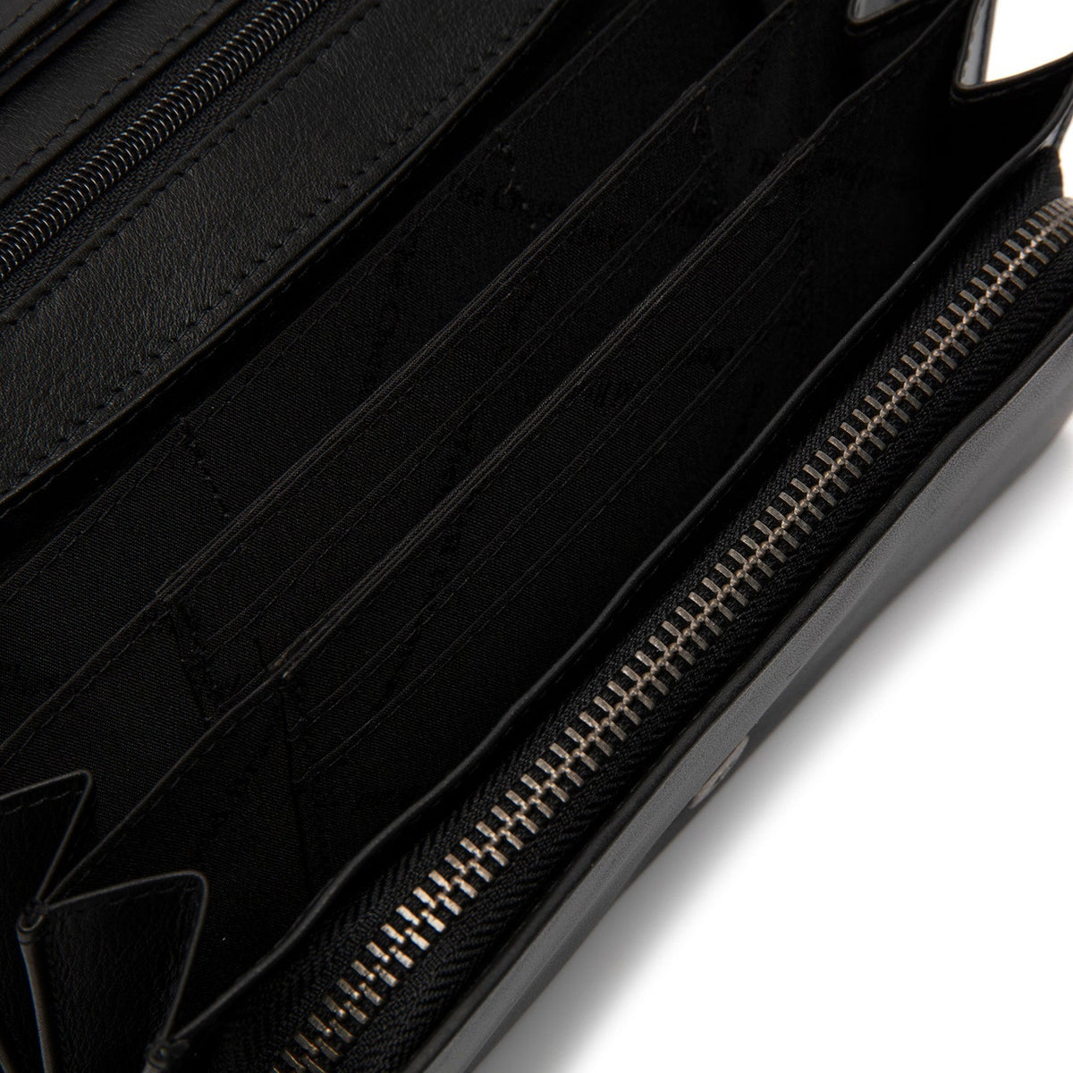 Solid Antique Brass Hardware &amp; Heavy-Duty Dual Zipper Detail on Arvento Full-Grain Leather Wallet Damska