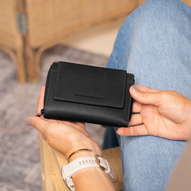 Ascot Full-Grain Leather Wallet Damska