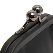 Solid Antique Brass Hardware &amp; Heavy-Duty Dual Zipper Detail on Calvia Full-Grain Portfel Skórzany Damska