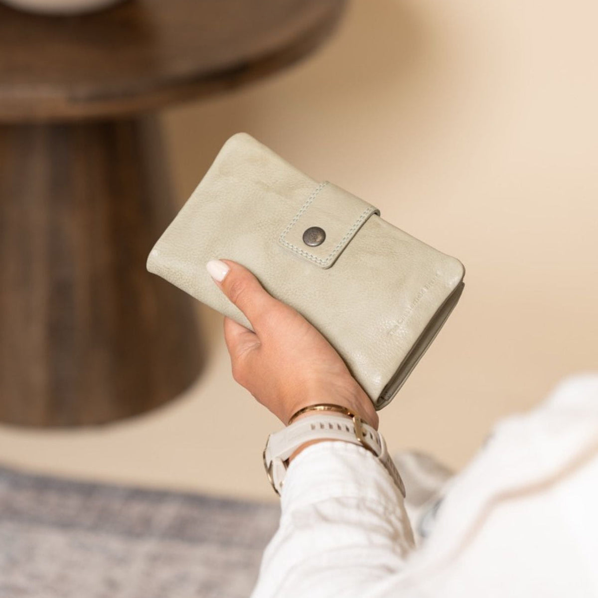 
Classic 100% Full-Grain leather Wallet - Widok z tyłu ze wzmocnionymi skórzanymi pasami