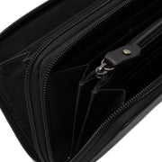 
Solid Antique Brass Hardware & Heavy-Duty Dual Zipper Detail on Hadley Skórzany portfel